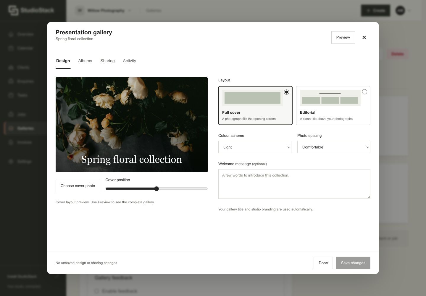 Presentation gallery setup with a visual cover preview, layout choices and sharing tabs.